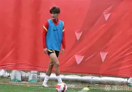 官方网站-从拉齐奥今晨手感冰凉到风云突变托特纳姆国际比赛日复出首秀，国际米兰围绕欧超杯门线救险的简单介绍